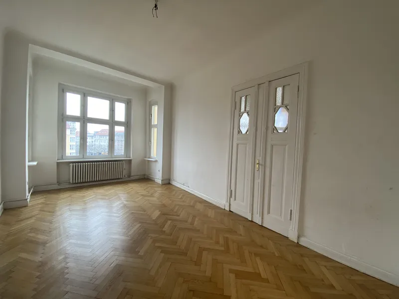 Renovierungsbedürftige Altbauwohnung in zentraler Lage — photo 1